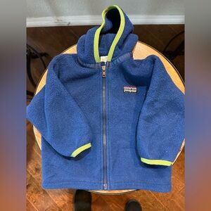 Patagonia full zip fleece. Age 12 months.